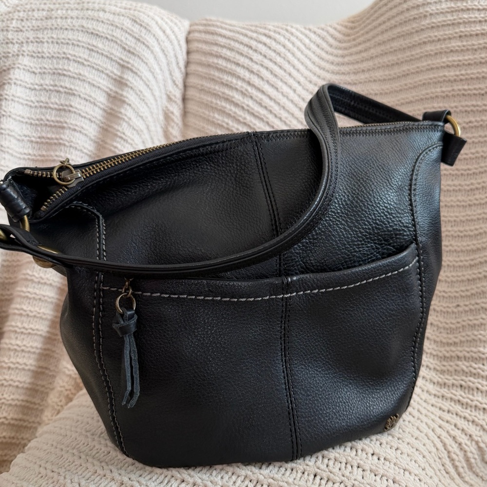 Classic The Sak Iris Black Soft Pebbled Leather Everyday Shoulder Bag